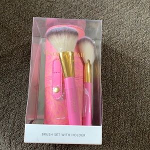 Isaac Mizrahi brush set with holder